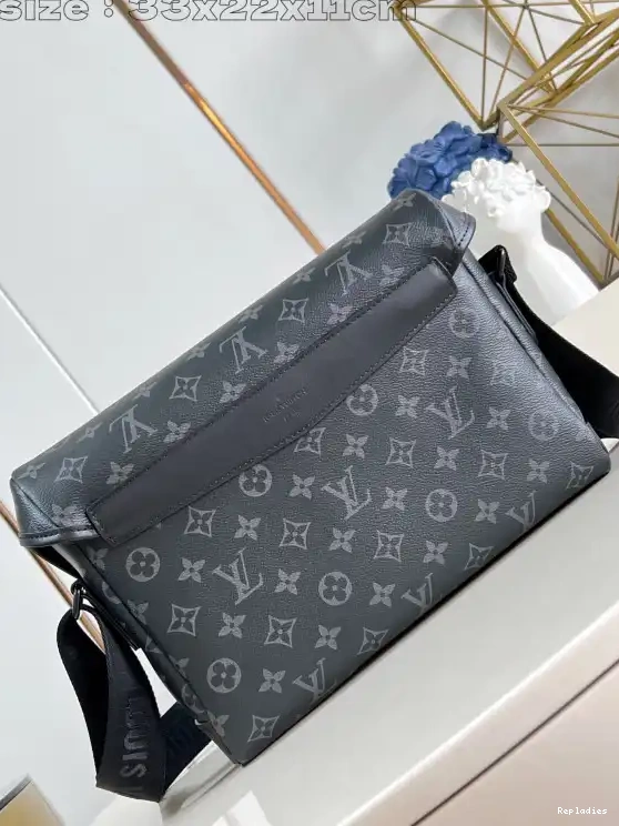 Cheap Voyager LOUIS Messenger PM-33*22.5*11CM VUITTON 0624